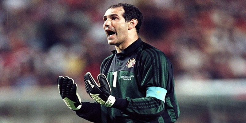 Thủ môn huyền thoại Barcelona - Andoni Zubizarreta