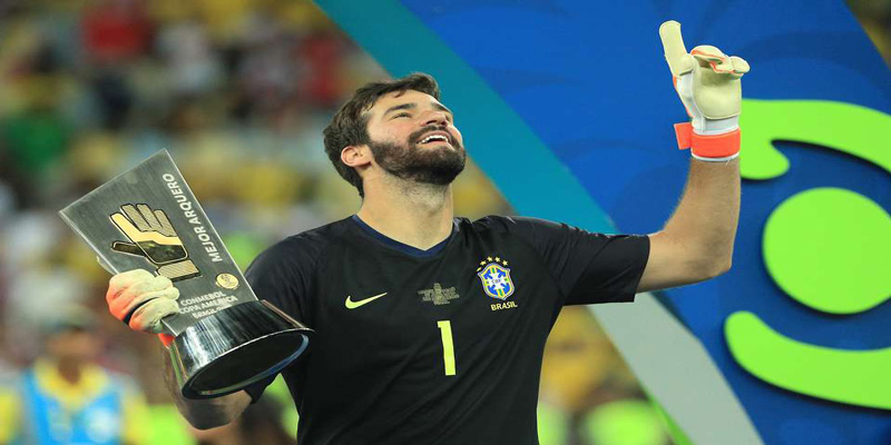 Thủ môn xuất sắc nhất - Alisson Becker