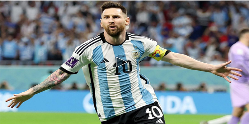vị trí CF cho Messi trong game FIFA