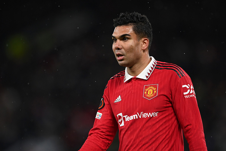 tiền vệ phòng ngự Casemiro